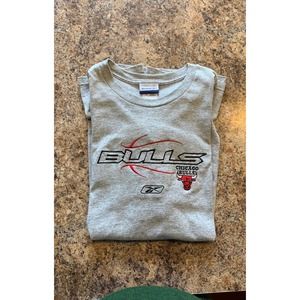 Vintage Y2K late 90s Reebok Chicago Bulls T